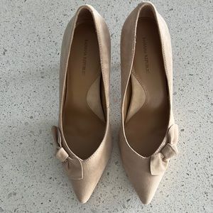 Brand new Banana Republic suede tan heels